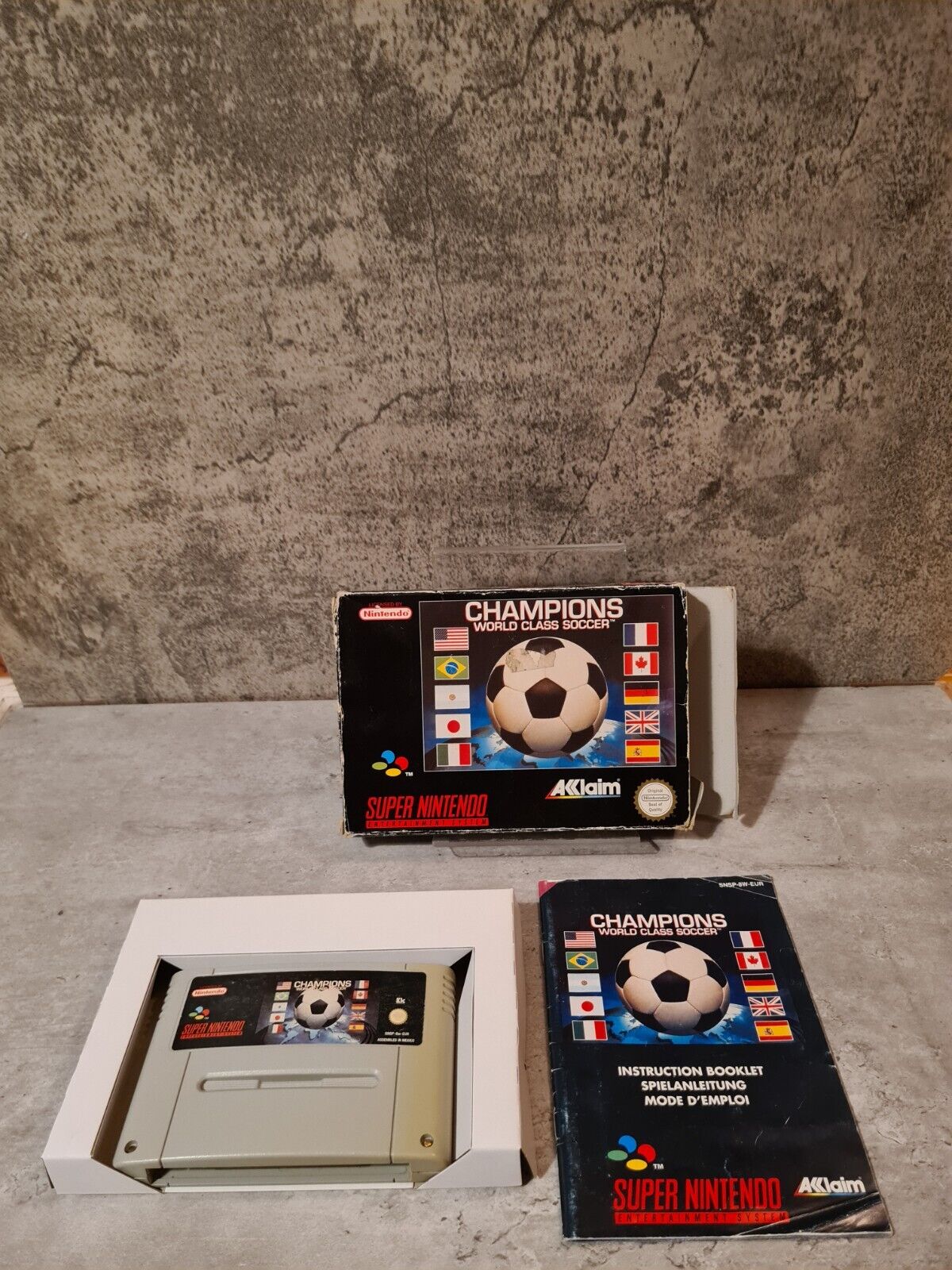 SNES Super Nintendo Champions World Class Soccer mit OVP und Anleitung EUR - T-Retro-Games