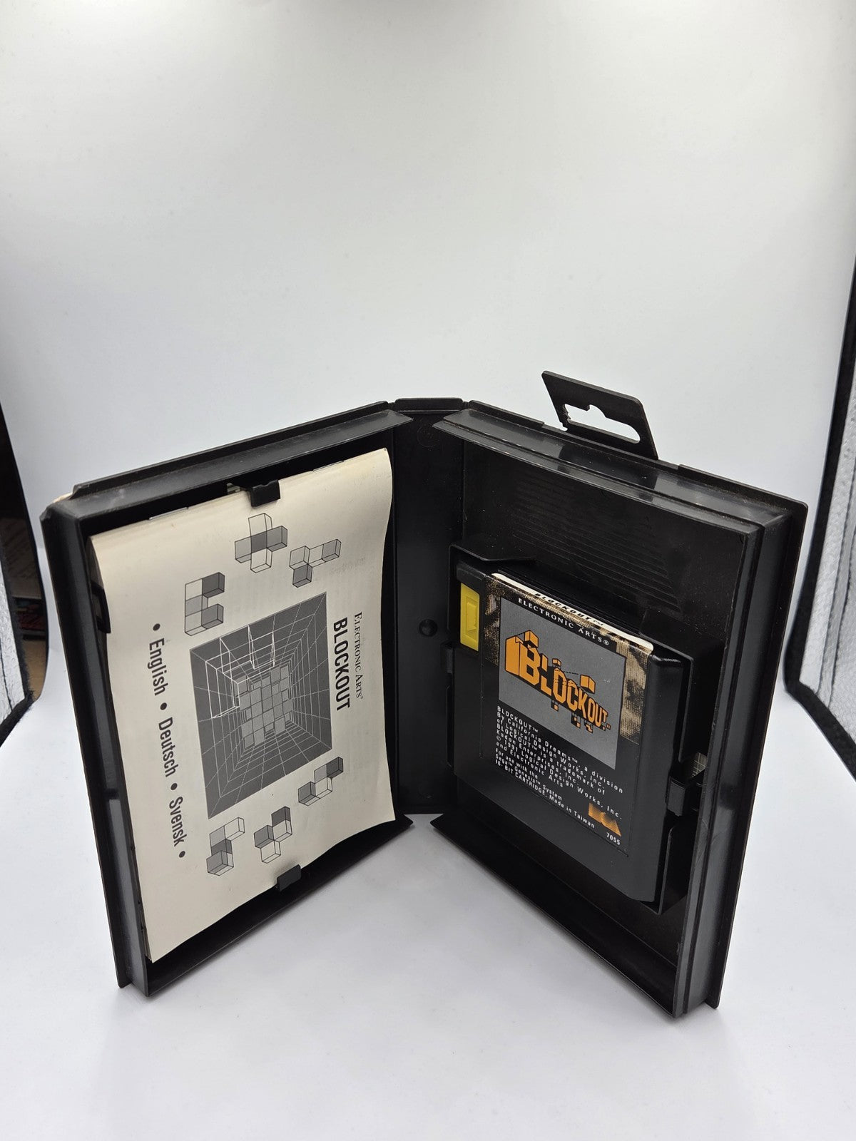 Sega Mega Drive Spiel Blockout mit OVP und Anleitung Multilingual