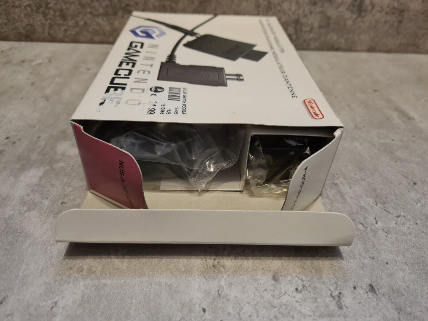 Nintendo GameCube RF Switch /RF Modulator Adapter EUR - T-Retro-Games