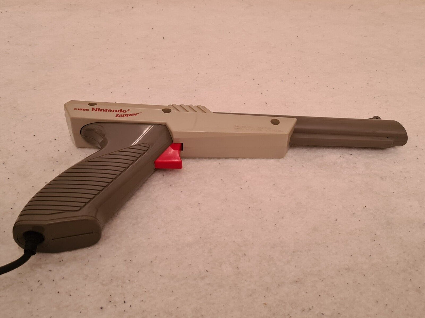 Nintendo NES Zapper Light Gun 1985 Grau Grey OVP - T-Retro-Games