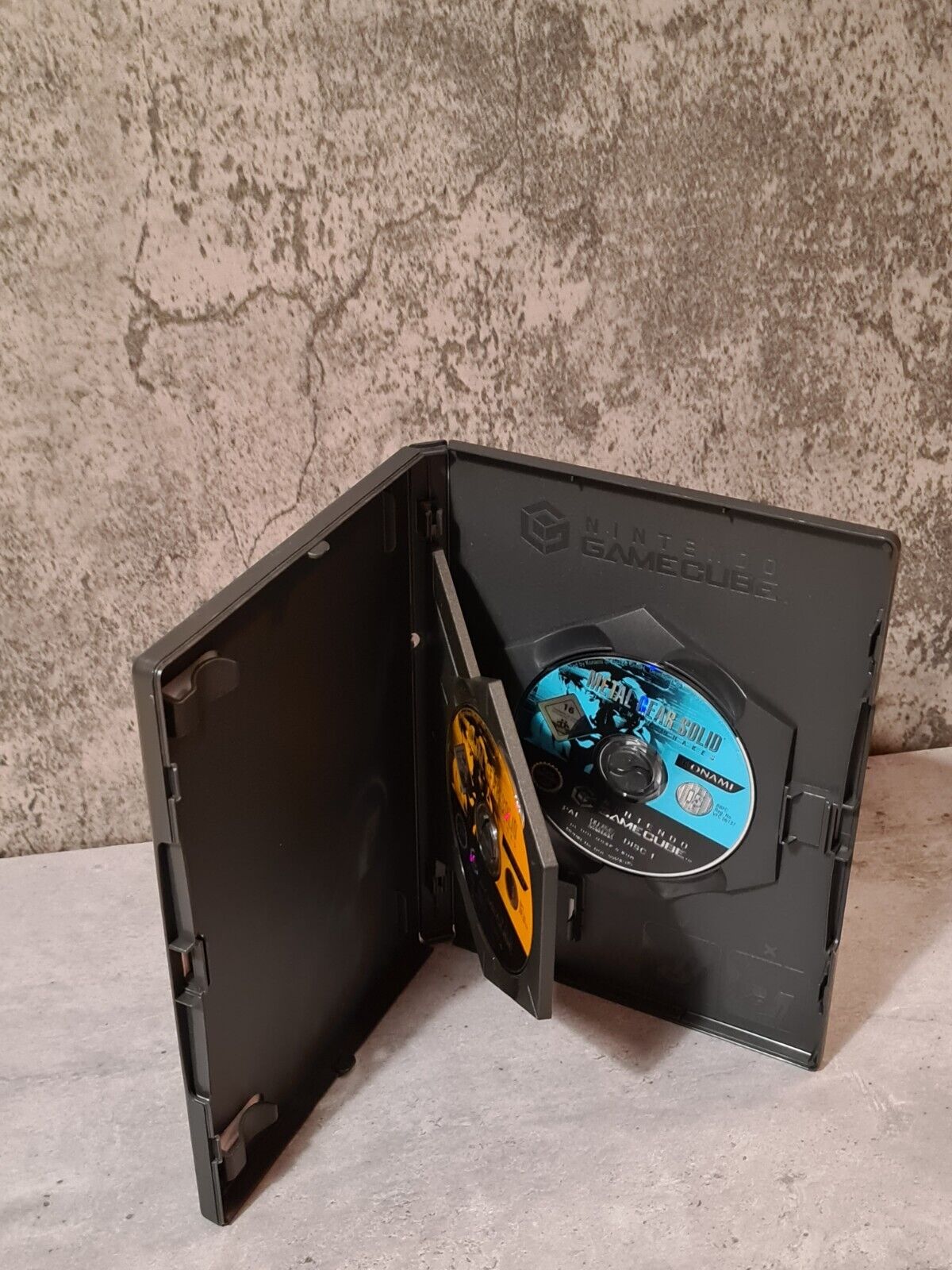 Nintendo GameCube Metal Gear Solid The Twin Snakes mit OVP NOE 2 Discs - T-Retro-Games