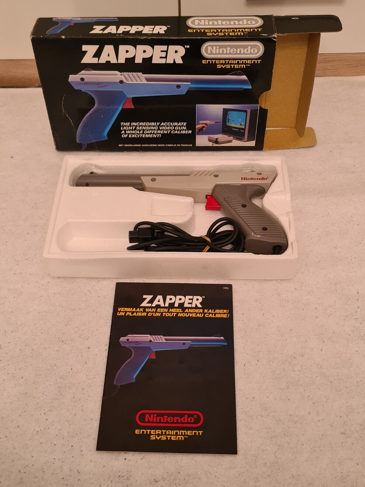 Nintendo NES Zapper Light Gun 1985 Grau Grey OVP - T-Retro-Games