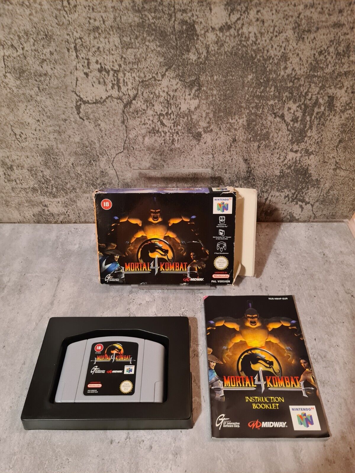 N64 Nintendo 64 Mortal Kombat 4 mit OVP und Anleitung EUR - T-Retro-Games