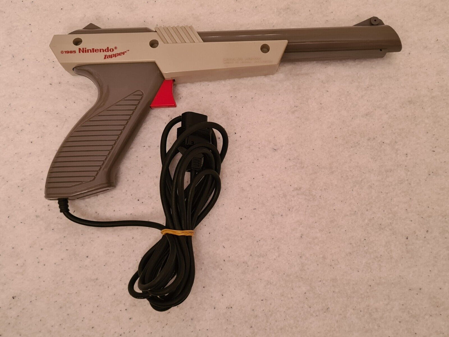 Nintendo NES Zapper Light Gun 1985 Grau Grey OVP - T-Retro-Games