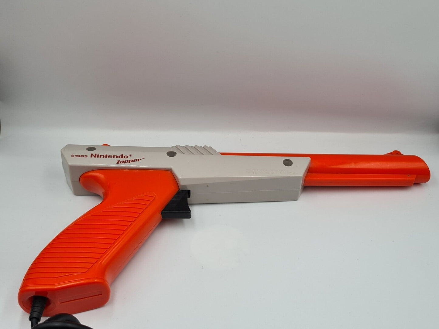 Nintendo NES Zapper Light Gun 1985 - T-Retro-Games
