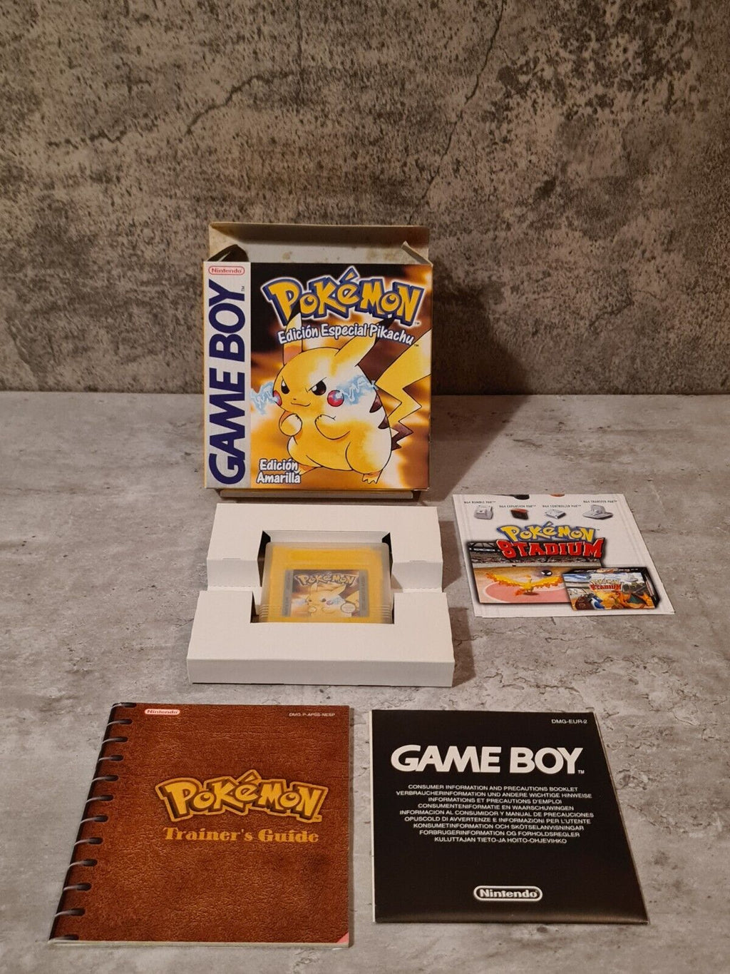 Game Boy Pokemon Ediciòn Especial Pikachu mit OVP und Anleitung ESP - T-Retro-Games 