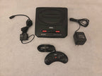 Sega Mega Drive II MK-1631-50 Console Konsole mit Kabeln und Controller