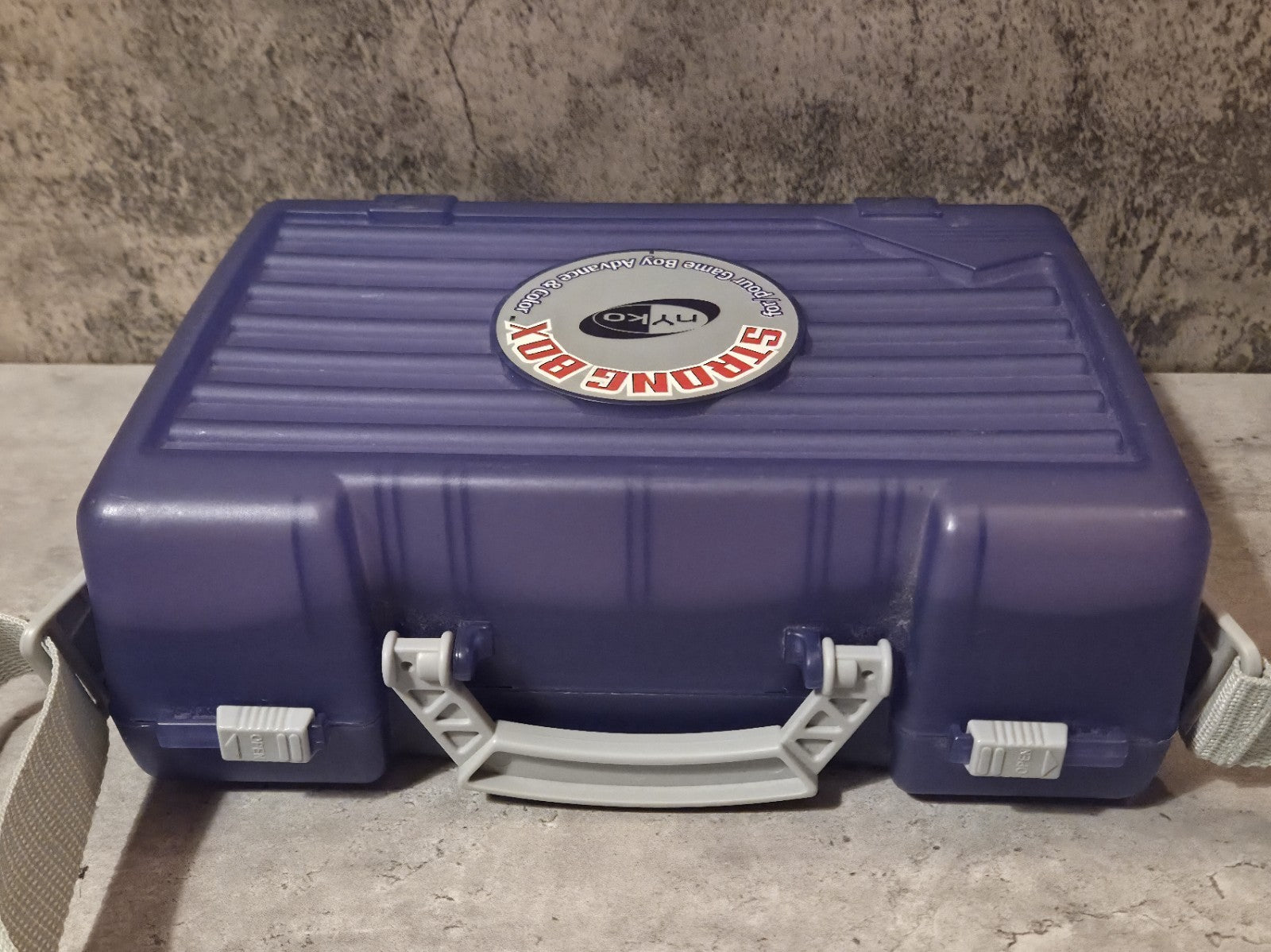 Game Boy Advance  & ColorKoffer Case StrongBox 