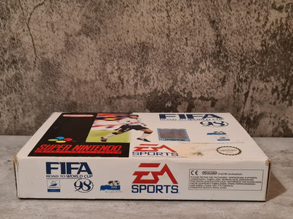 SNES Super Nintendo Fifa 98 Road to World Cup mit OVP und Anleitung EUR