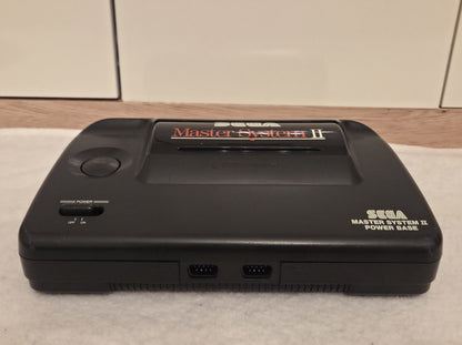 Sega Master System II Console Konsole 3006-18 mit Kabeln und Controller