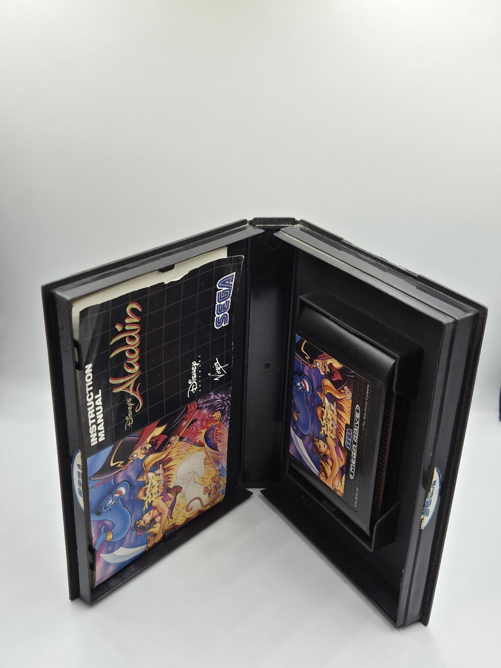 Sega Mega Drive Spiel Disney's Aladdin mit OVP und Anleitung Multilingual 