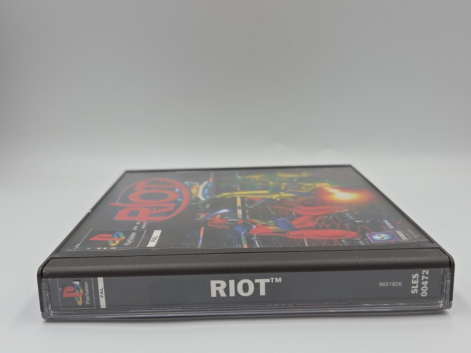 PS1 Playstation 1 Spiel Riot mit OVP und Anleitung Multilingual