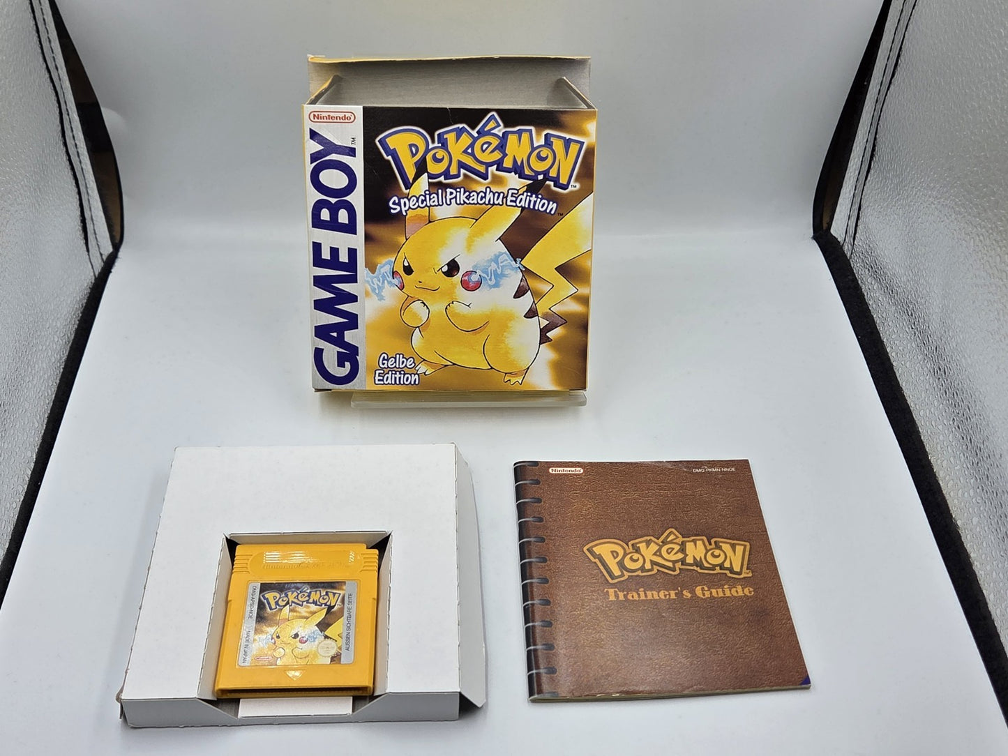 Nintendo Game Boy Pokemon Special Pikachu Edition mit OVP und Anleitung NOE