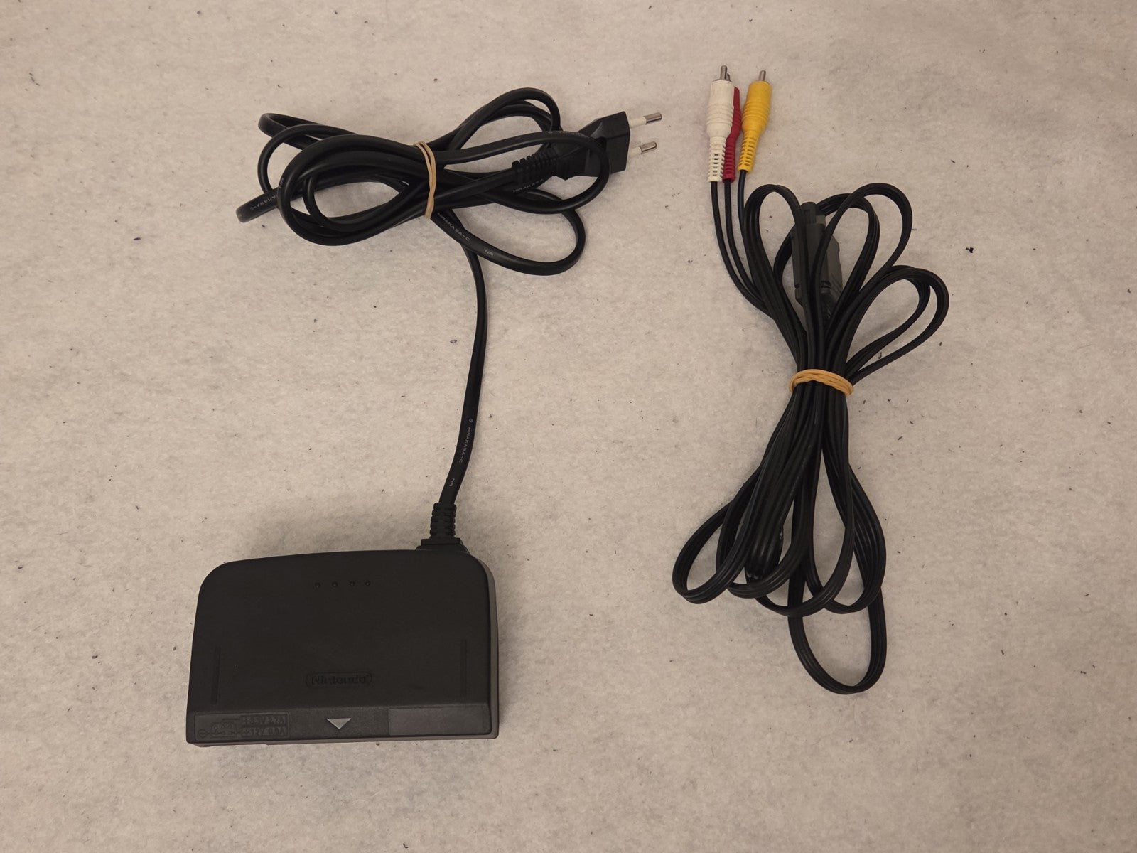 Nintendo 64 N64 Konsole Console Black Schwarz mit Controller + Kabeln