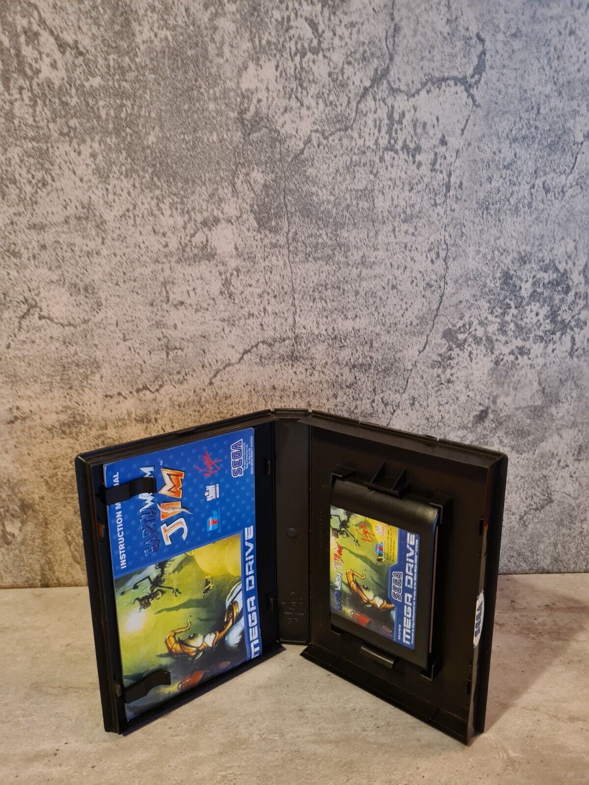 Sega Mega Drive Spiel Earthworm Jim mit OVP und Anleitung Multi Language - T-Retro-Games 
