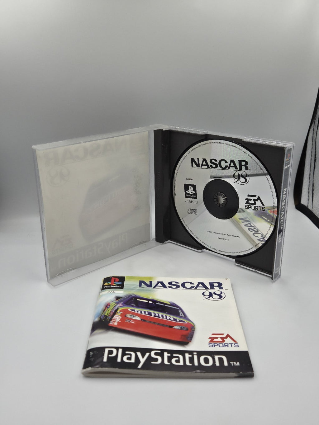 PS1 Playstation 1 Spiel Nascar 98 mit OVP und Anleitung Multilingual