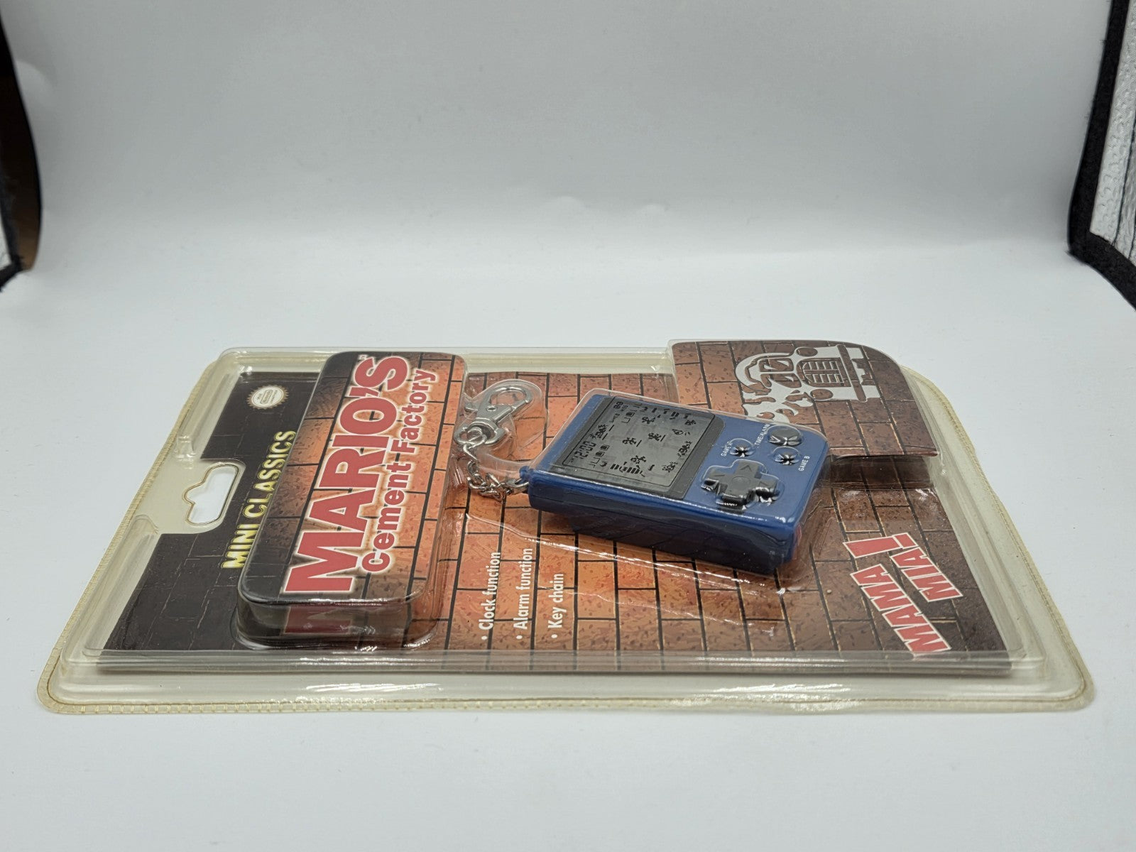 Nintendo Mini Classics Mario's Cement Factory Schlüsselanhänger Neu