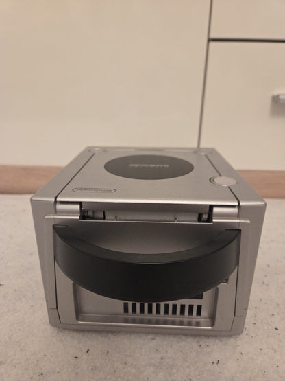 Nintendo GameCube Konsole Console mit Controller + Kabeln Silber  DOL-001 (EUR)
