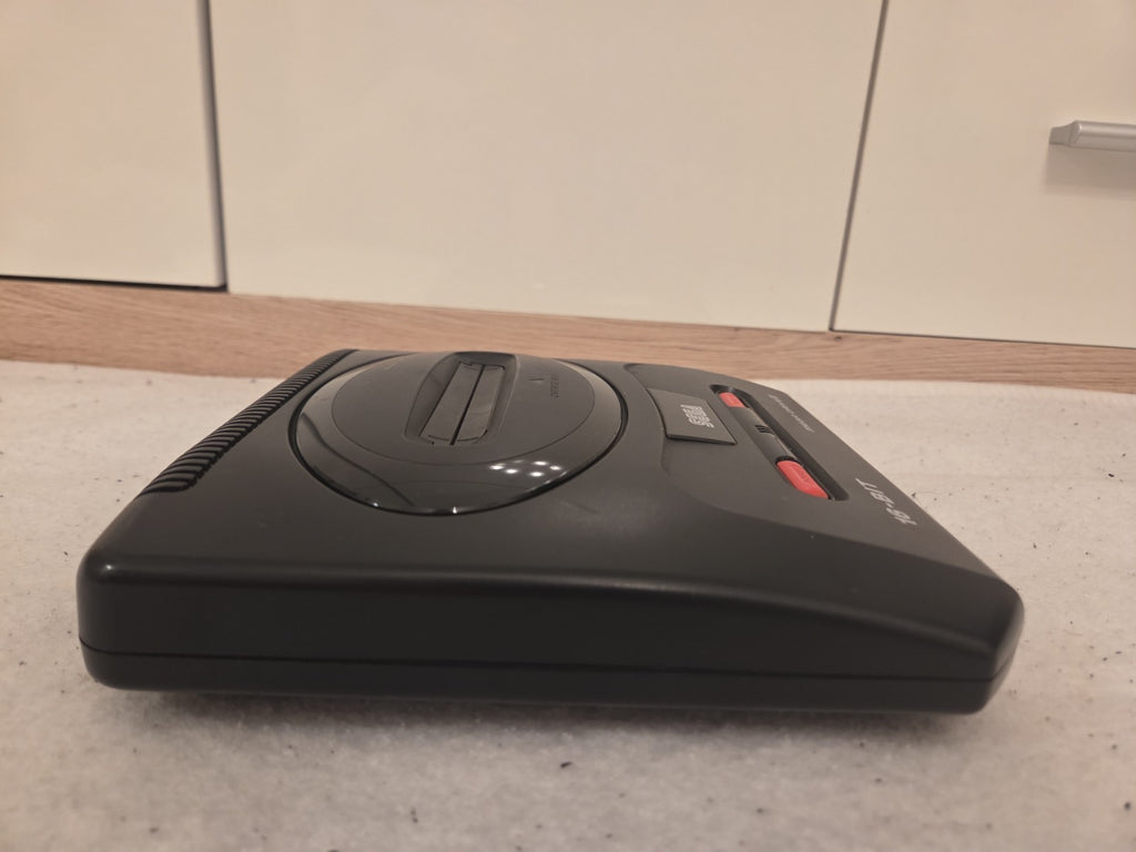 Sega Mega Drive II MK-1631-50 Console Konsole mit Kabeln und Controller
