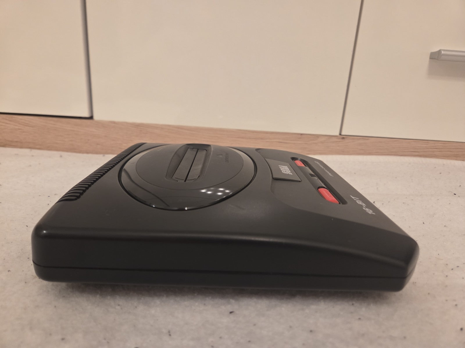 Sega Mega Drive II MK-1631-50 Console Konsole mit Kabeln und Controller