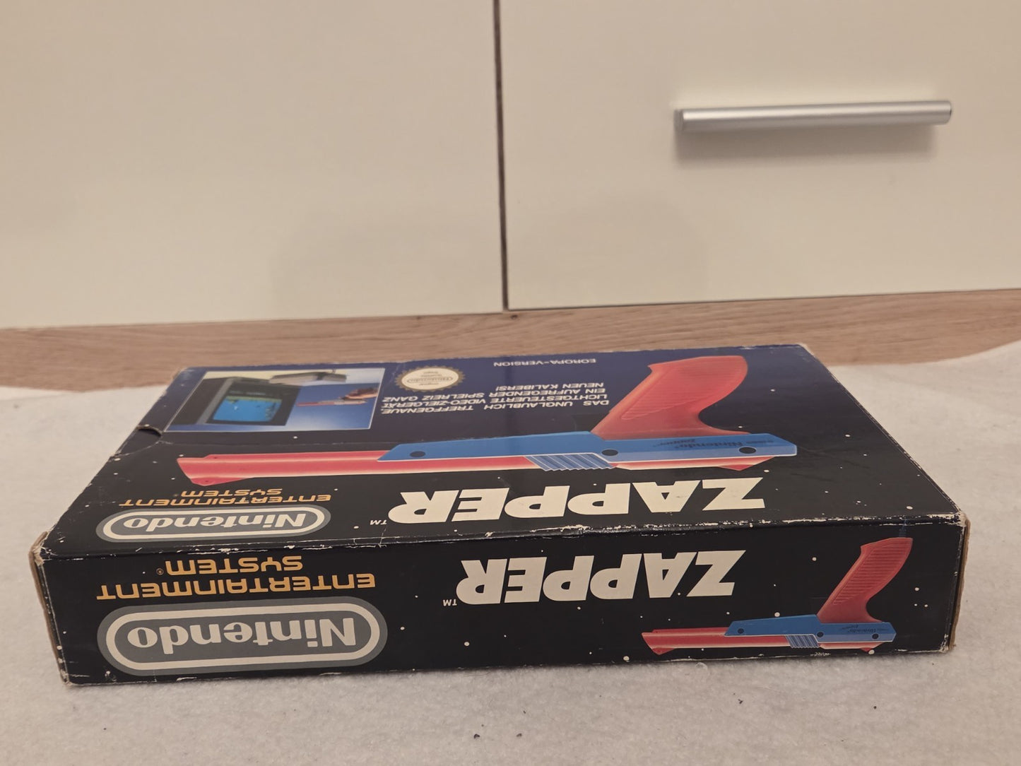 Nintendo NES Zapper Light Gun  1985 OVP NOE