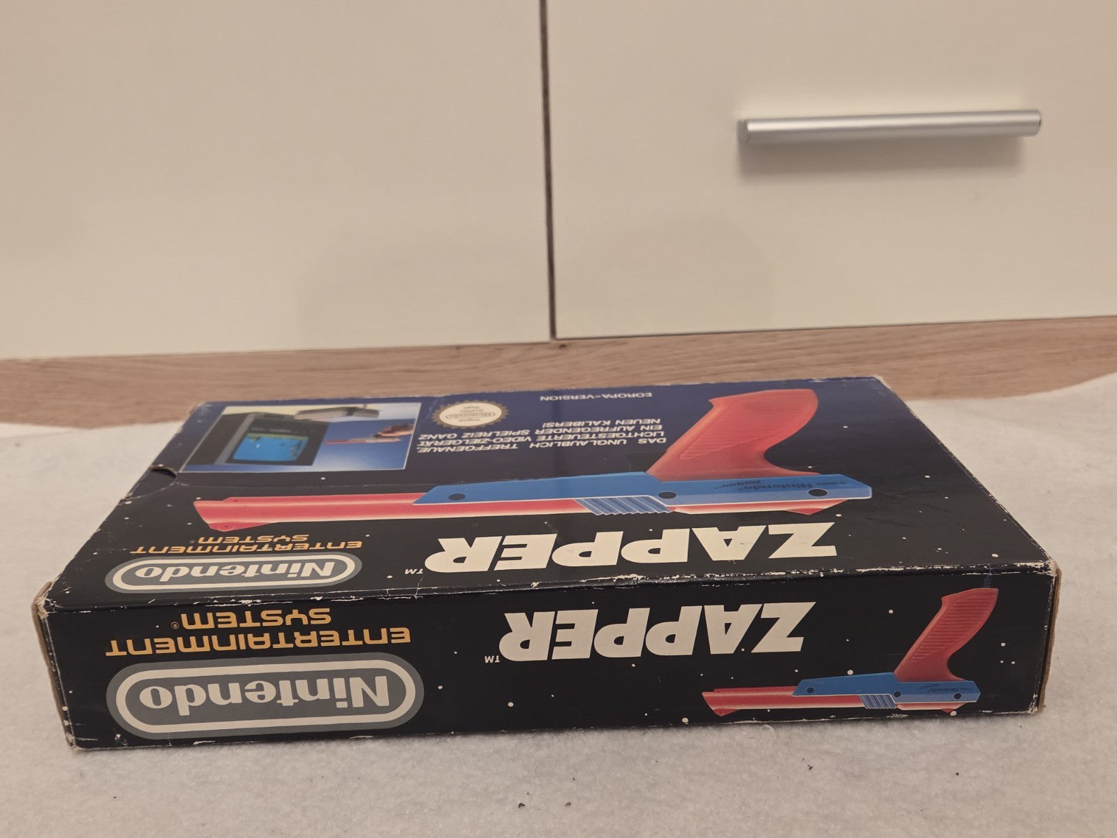 Nintendo NES Zapper Light Gun  1985 OVP NOE