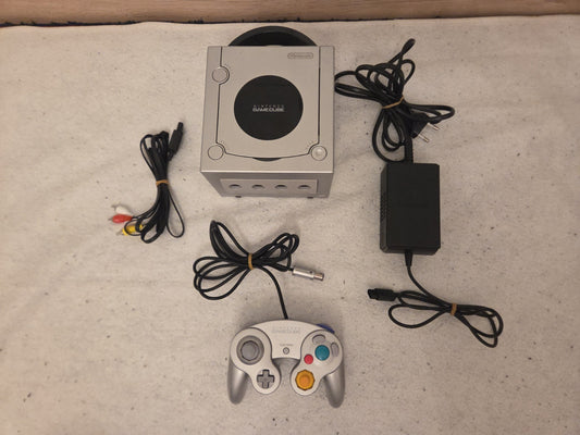 Nintendo GameCube Konsole Console mit Controller + Kabeln Silber  DOL-001 (EUR)