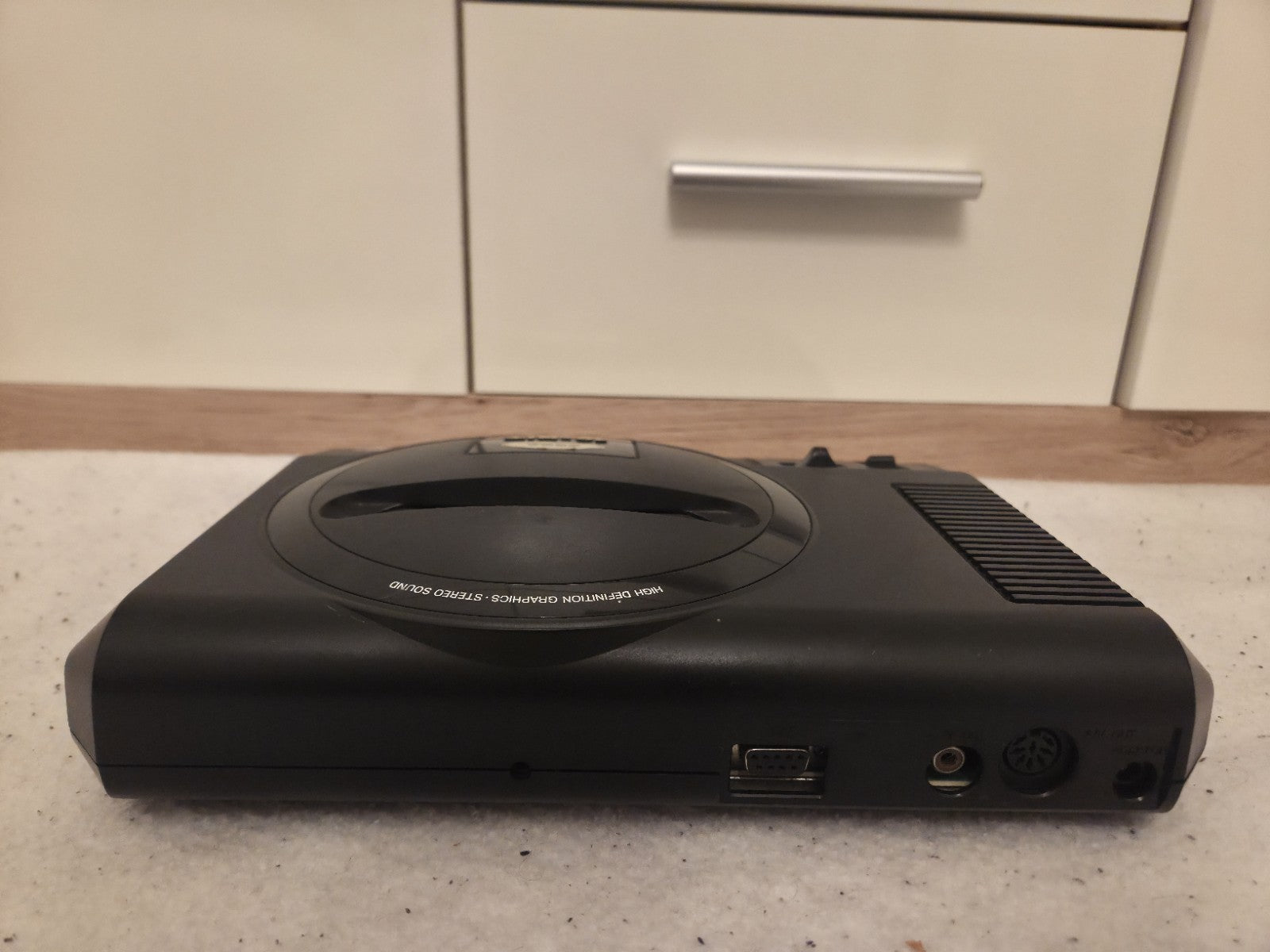 Sega Mega Drive Console Konsole 1600-24 mit Kabeln und Controller