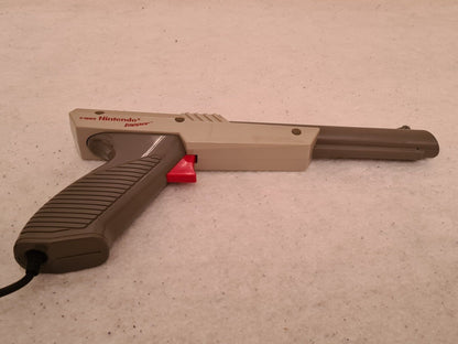 Nintendo NES Zapper Light Gun 1985 Grau Grey OVP - T-Retro-Games 