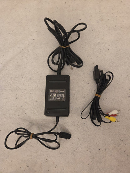 Nintendo GameCube Konsole Console mit Controller + Kabeln Silber  DOL-001 (EUR)