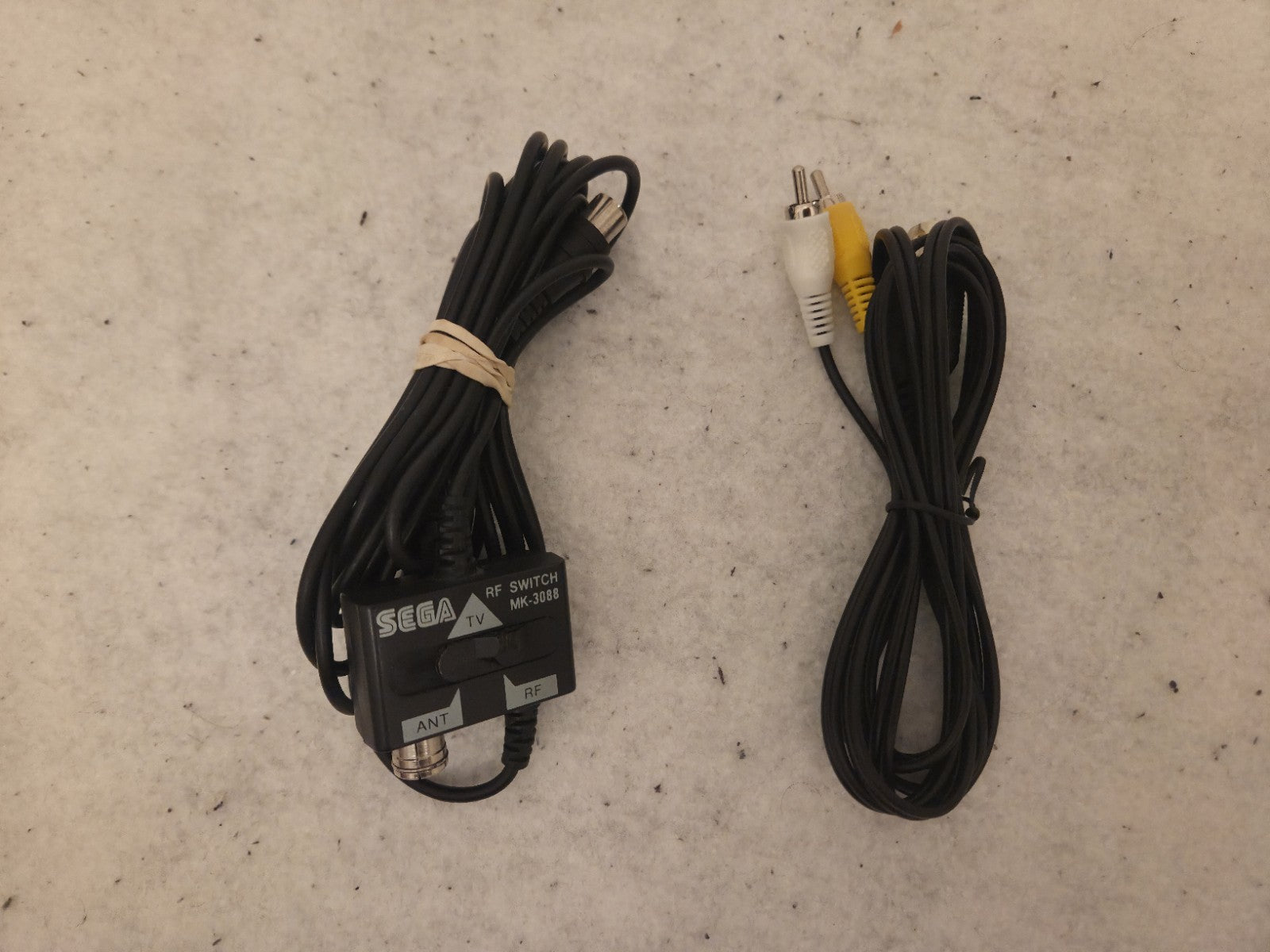 Sega Mega Drive Console Konsole 1600-24 mit Kabeln und Controller