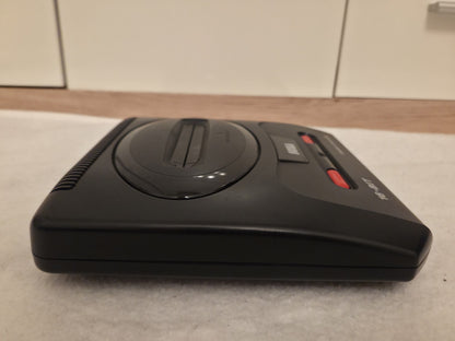 Sega Mega Drive Console Konsole 1631-50 mit Kabeln und Controller
