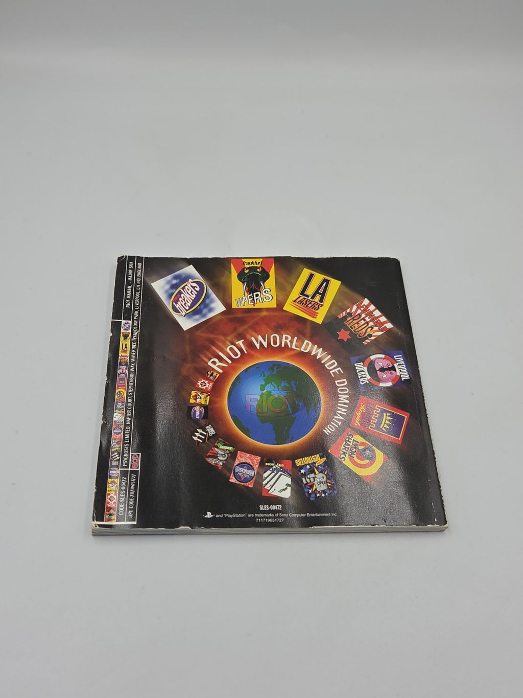 PS1 Playstation 1 Spiel Riot mit OVP und Anleitung Multilingual