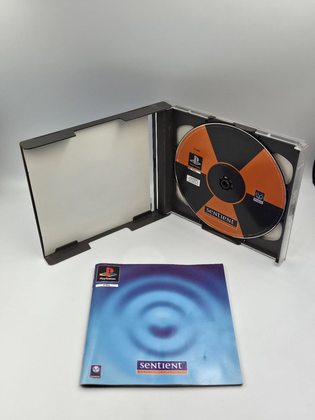 PS1 Playstation 1 Spiel Sentient mit OVP und Anleitung Englisch
