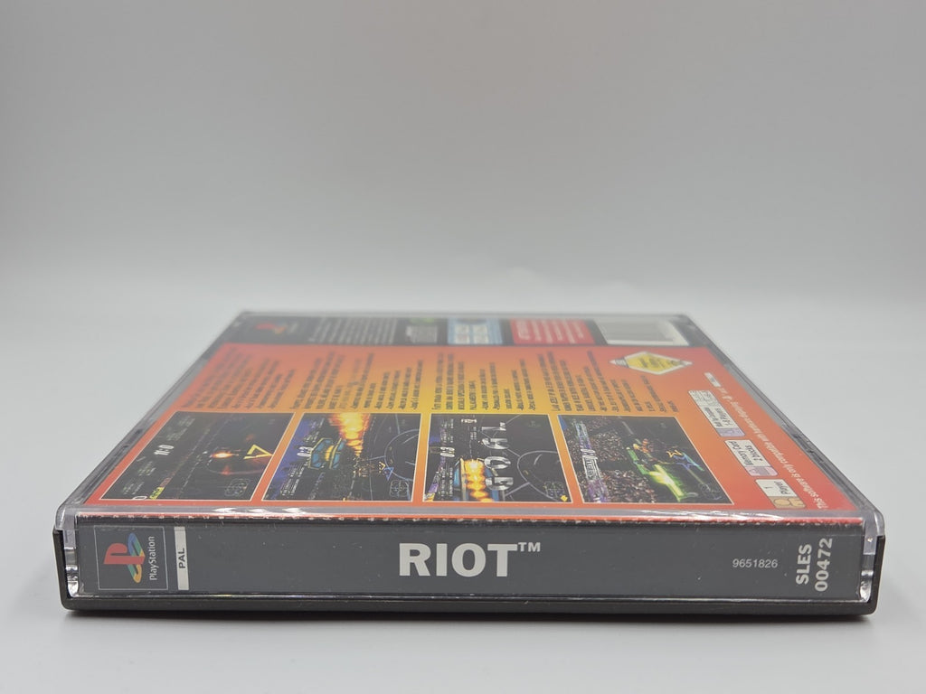 PS1 Playstation 1 Spiel Riot mit OVP und Anleitung Multilingual