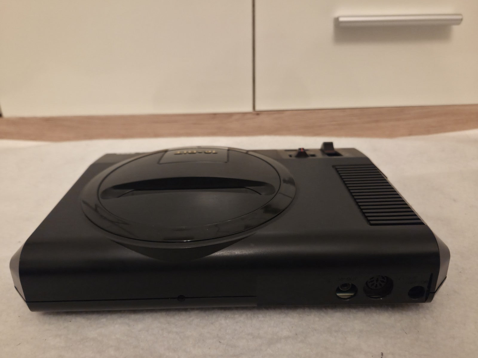 Sega Mega Drive Console Konsole 1601-18 mit Kabeln und Controller
