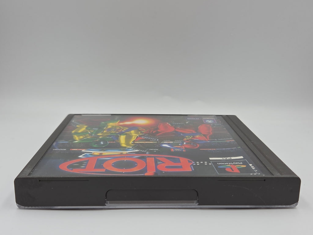 PS1 Playstation 1 Spiel Riot mit OVP und Anleitung Multilingual