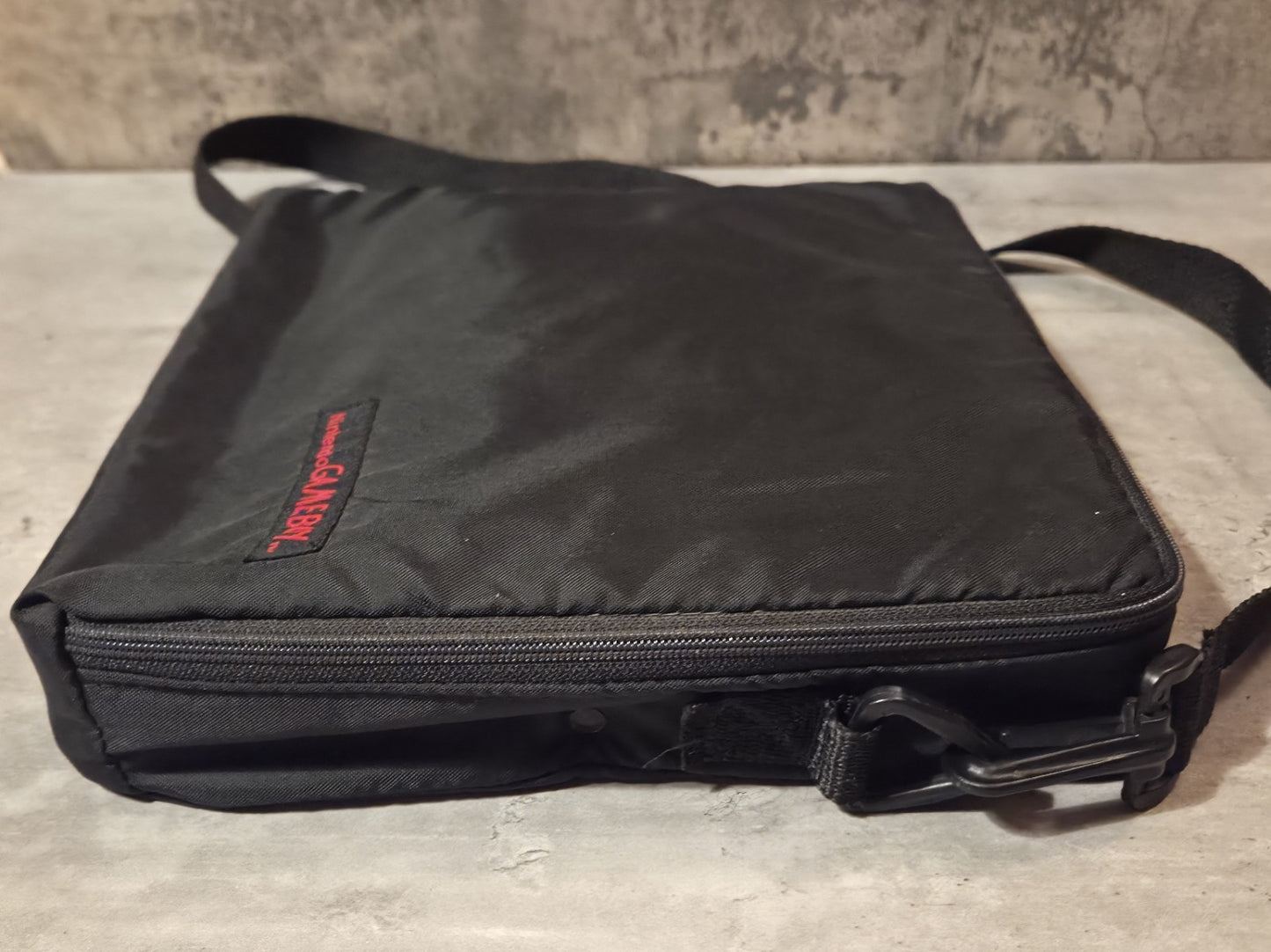 Nintendo Game Boy Umhängetasche Bag Black Schwarz