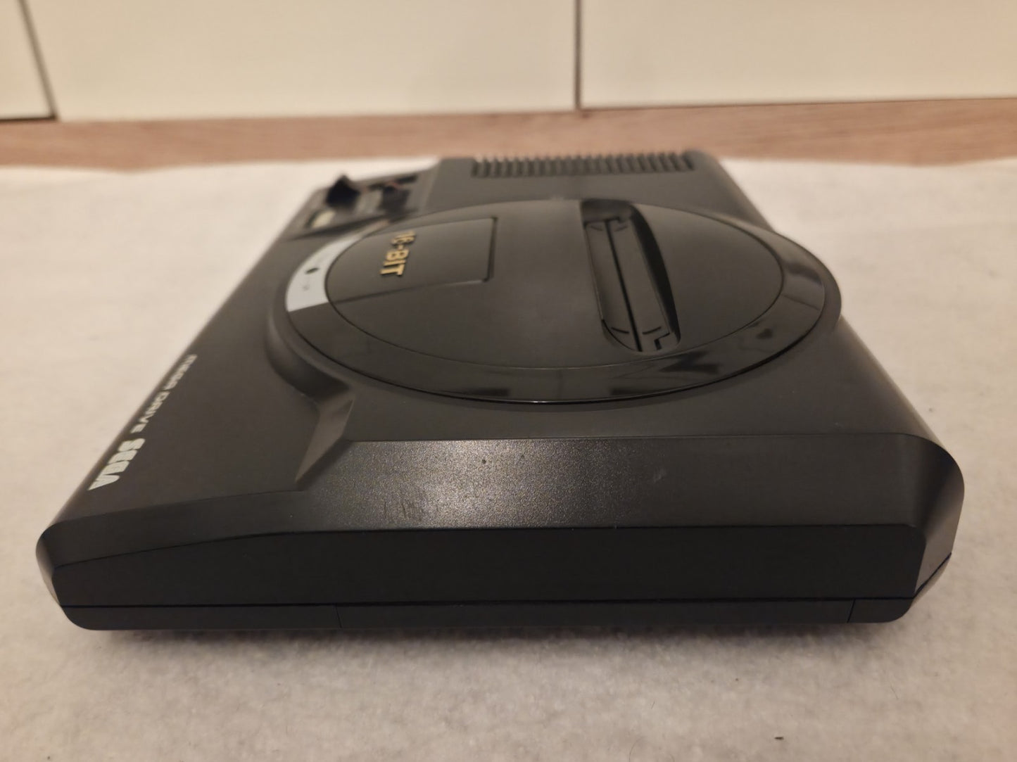 Sega Mega Drive Console Konsole 1601-18 mit Kabeln und Controller
