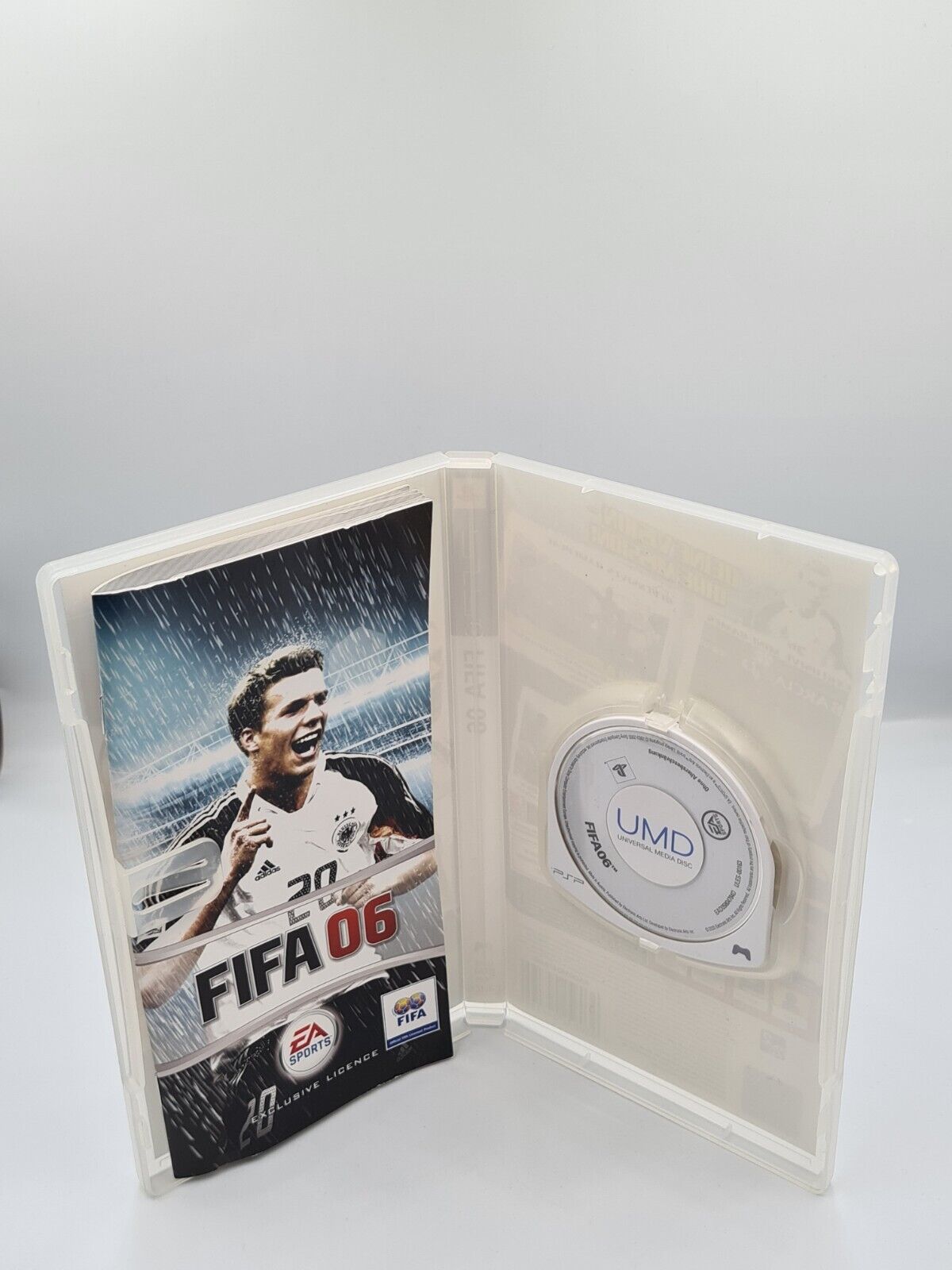 Sony PSP Spiel Fifa 06 mit OVP und Anleitung Deutsch - T-Retro-Games 
