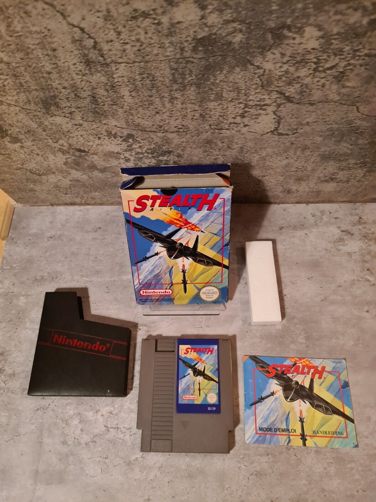 NES Stealth A°T°F mit OVP und Anleitung FRA - T-Retro-Games 