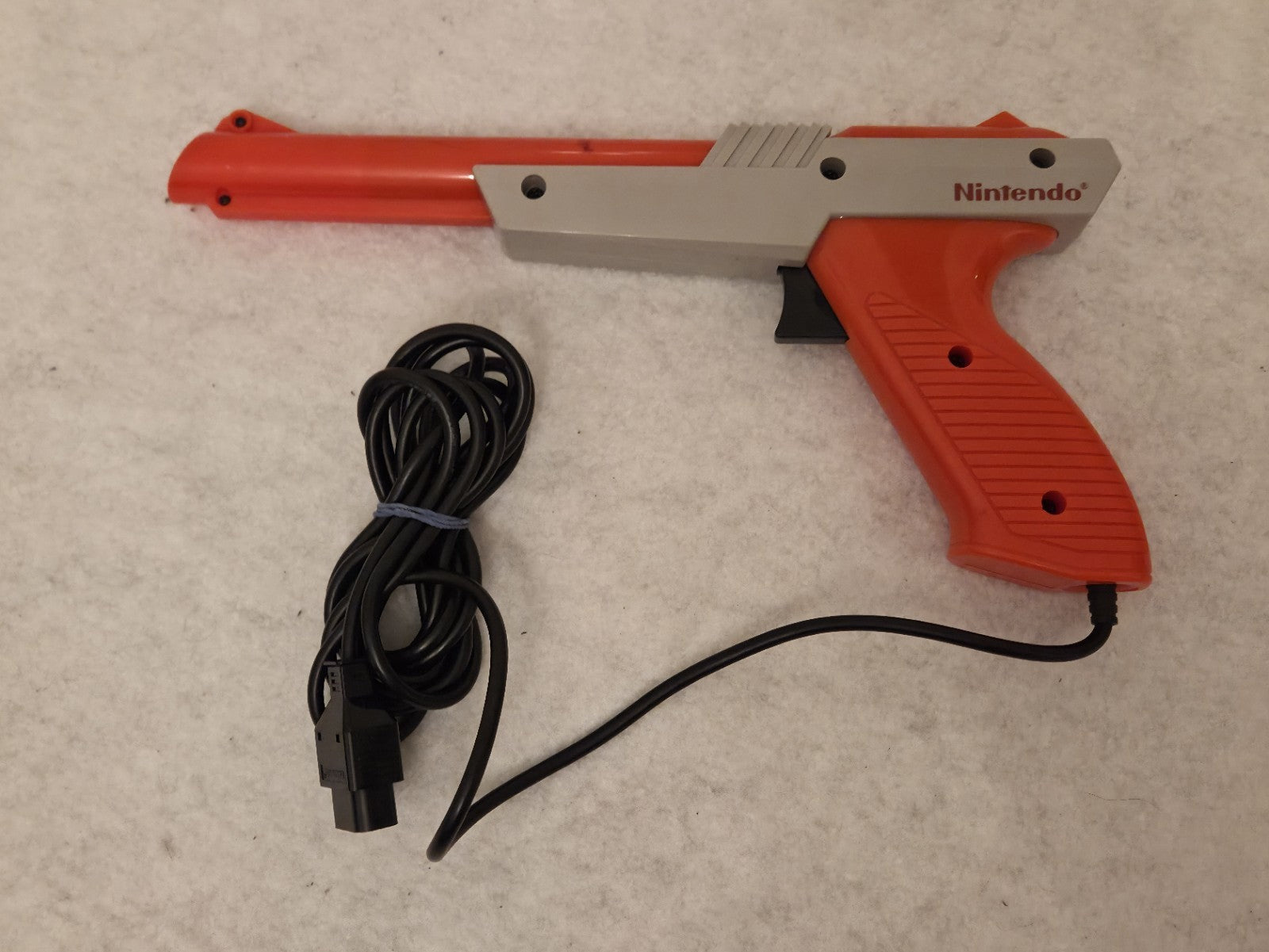 Nintendo NES Zapper Light Gun  1985 OVP NOE