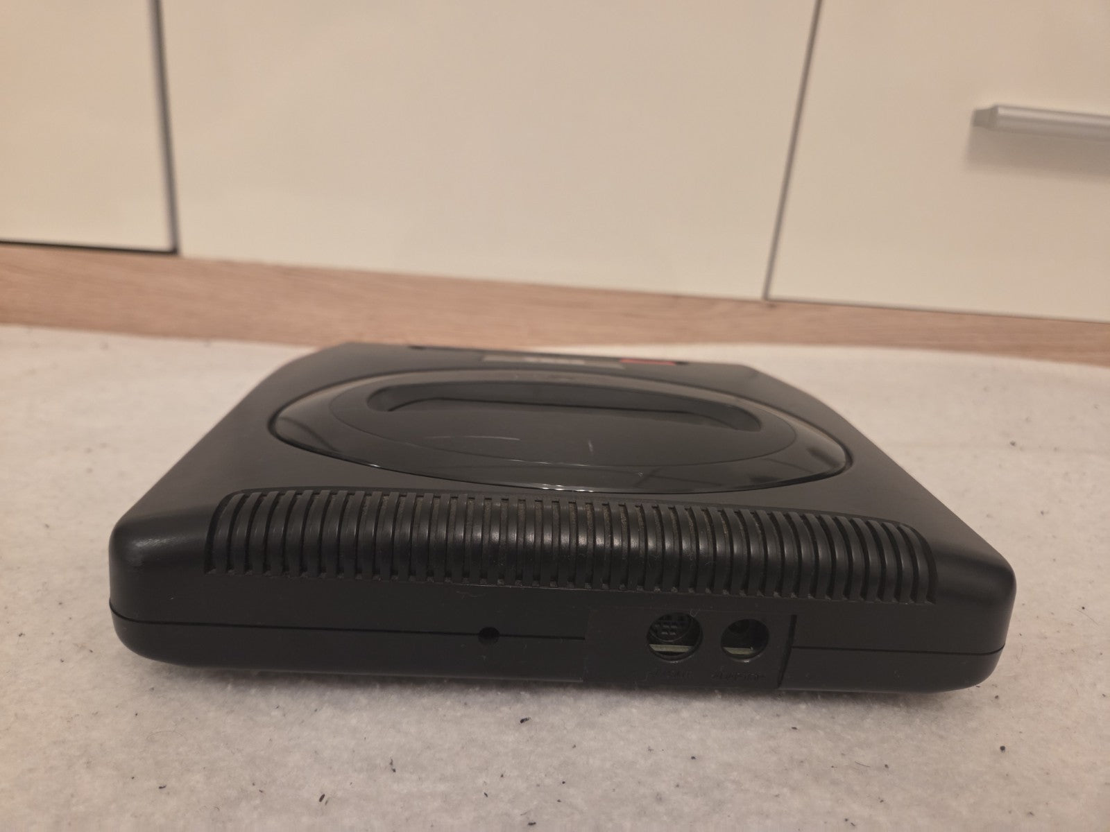 Sega Mega Drive II MK-1631-50 Console Konsole mit Kabeln und Controller
