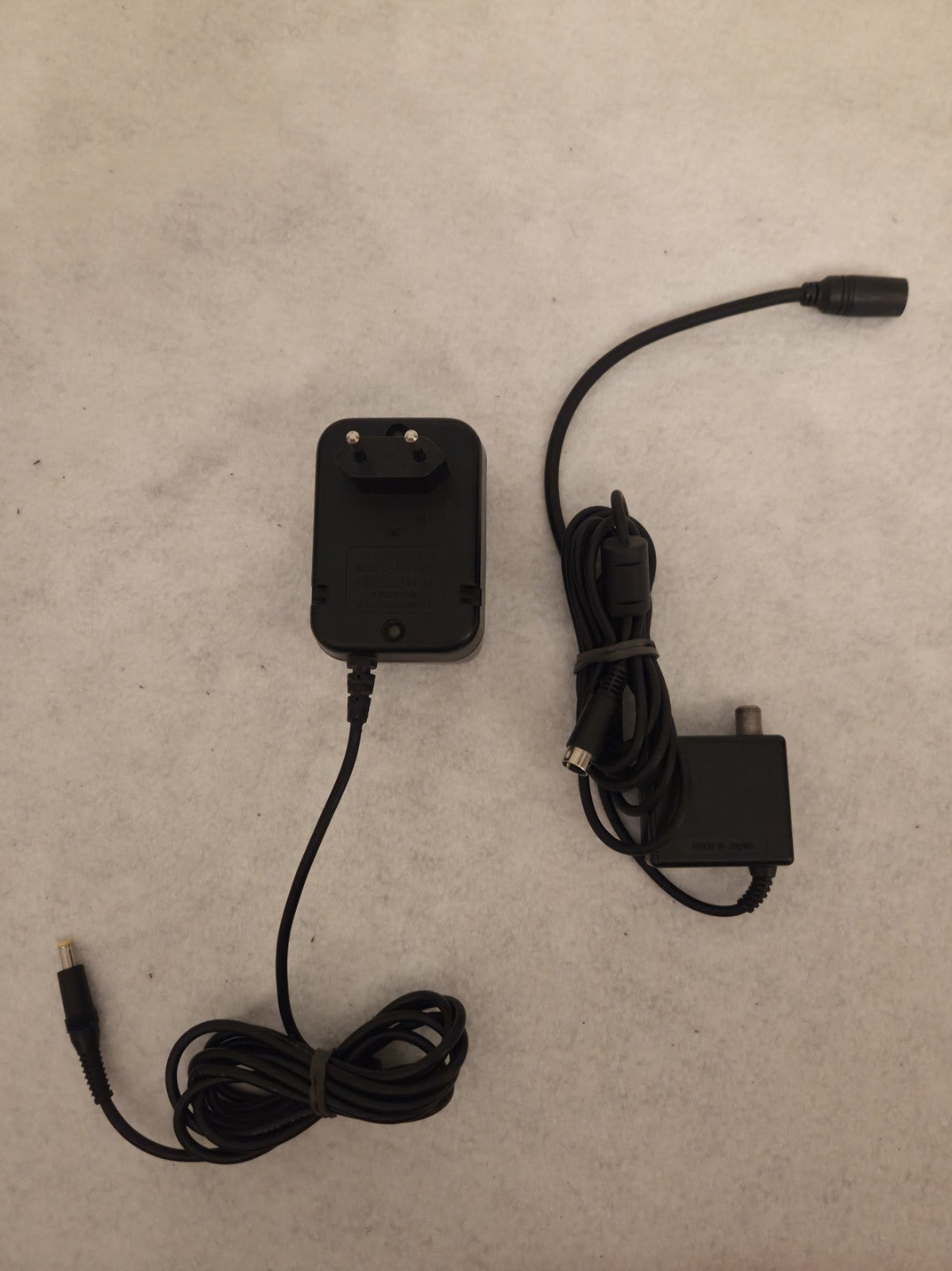 Sega Mega Drive Console Konsole 1631-50 mit Kabeln und Controller