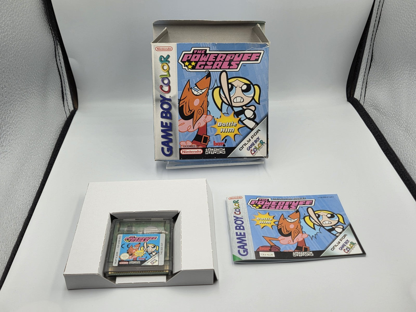 Nintendo Game Boy Color The Powerpuff Girls Battle Him mit OVP und Anleitung UKV