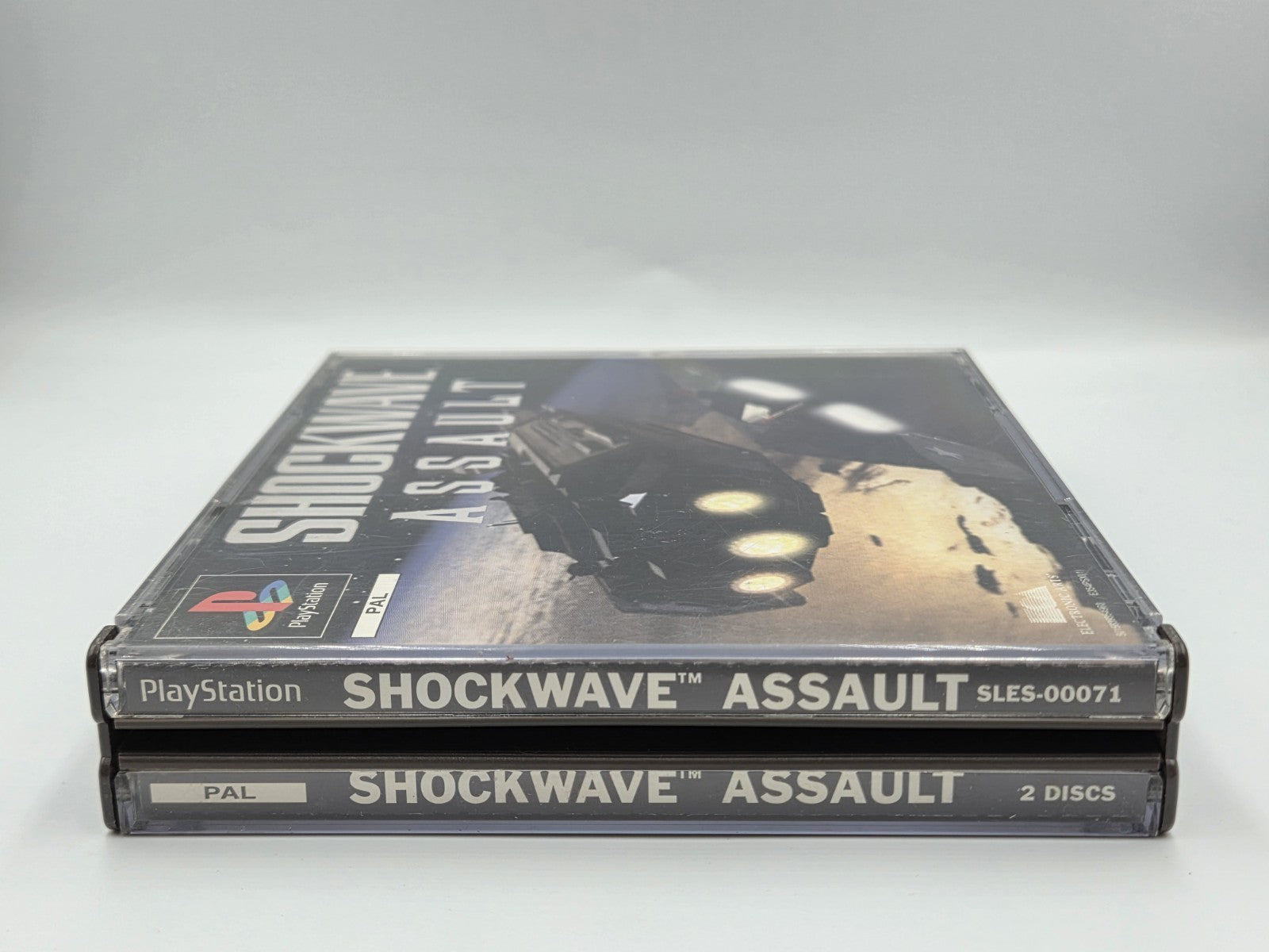 PS1 Playstation 1 Shockwave Assault mit OVP und Anleitung Multilingual 2 Discs - T-Retro-Games 