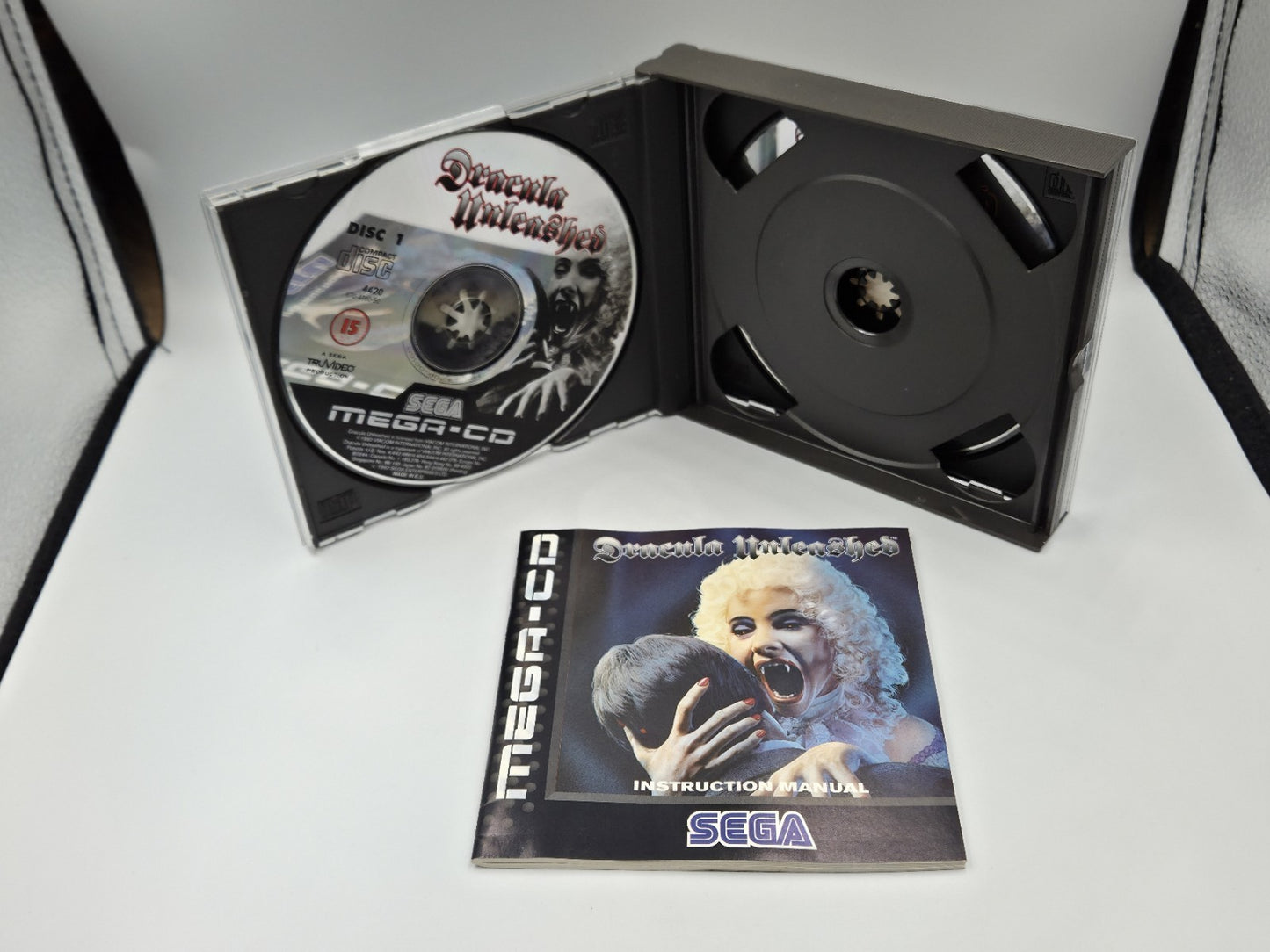 Sega Mega-CD Spiel Dracula Unleashed mit OVP+Anleitung Multi Language 2 Discs