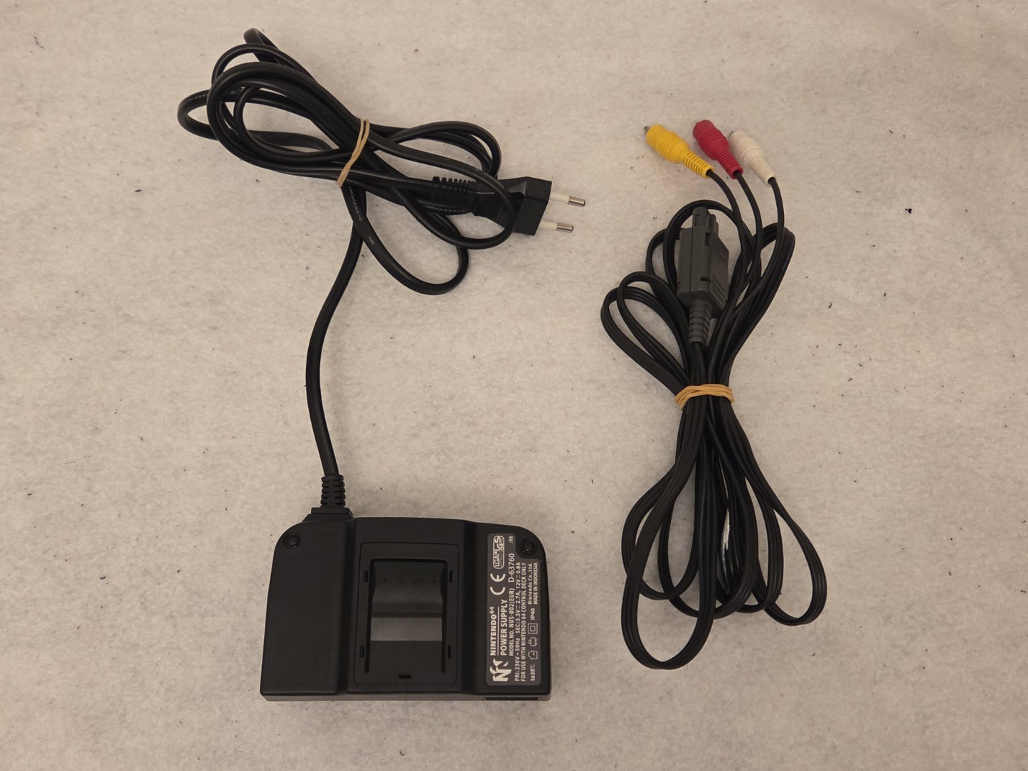 Nintendo 64 N64 Konsole Console Black Schwarz mit Controller + Kabeln