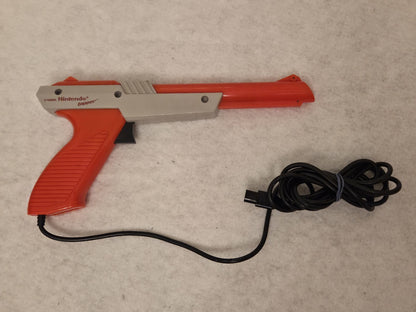Nintendo NES Zapper Light Gun  1985 OVP NOE