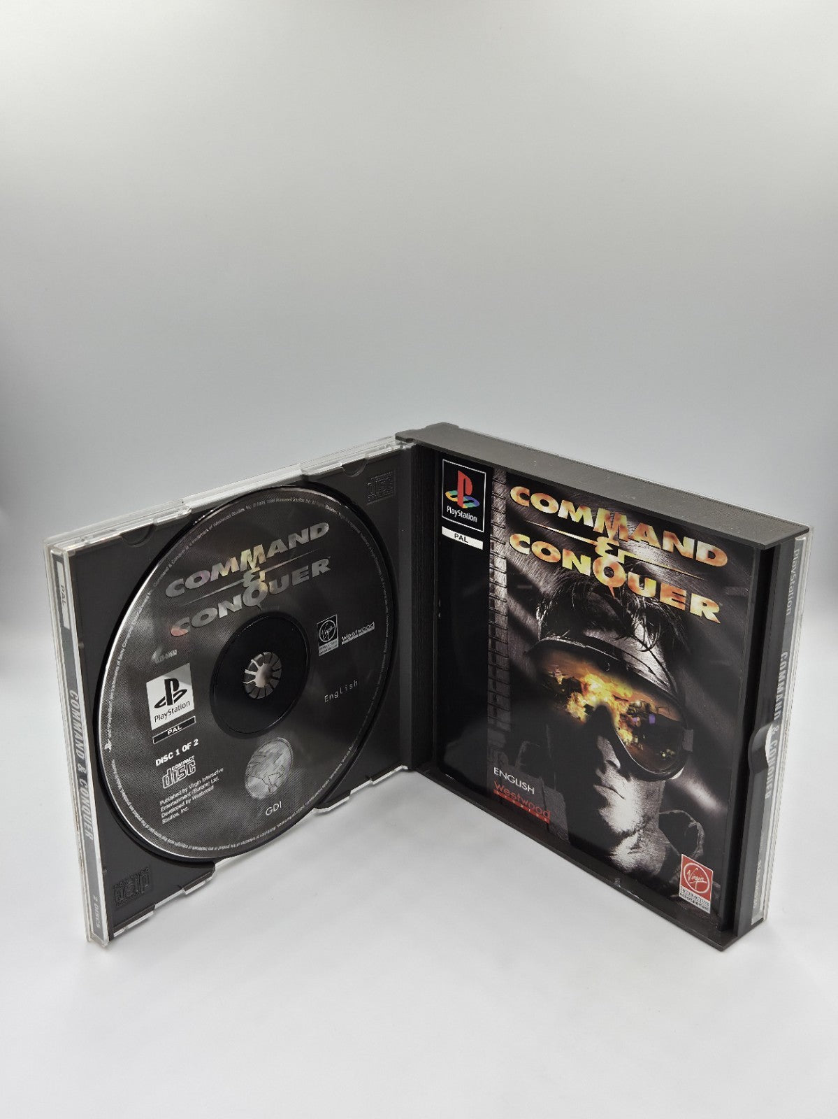 PS1 Playstation 1 Command & Conquer mit OVP und Anleitung Englisch 2 Discs 